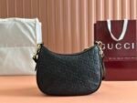 Gucci Emblem Black Grainy Leather Small Bag - Image 3