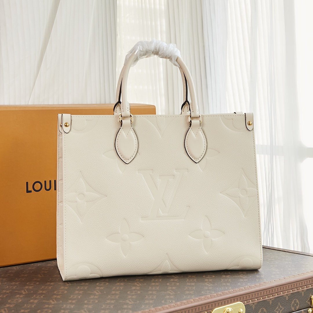 ed78eabd36100ccf1895e3d0a39a66c8 LOUIS VUITTON LV Monogram Canvas Onthego MM - Bag - Image 1