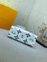 LOUIS VUITTON LV Monogram Canvas Onthego Bag - Image 9