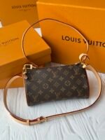 [TOP]Louis Vuitton Monogram Pochette Tirette Gold Buckle Shoulder Bag - Brown - Image 3
