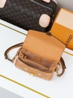 Louis Vuitton Pochette Métis East West Embossed grain cowhide - Arizona/Cream - Image 7