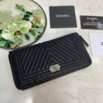 Chanel Caviar Chevron Quilted Wallet -Fishseed Pattern Silver Wallet - Image 2
